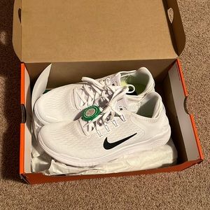 BRAND NEW nike free RN 2018 (mens 9)